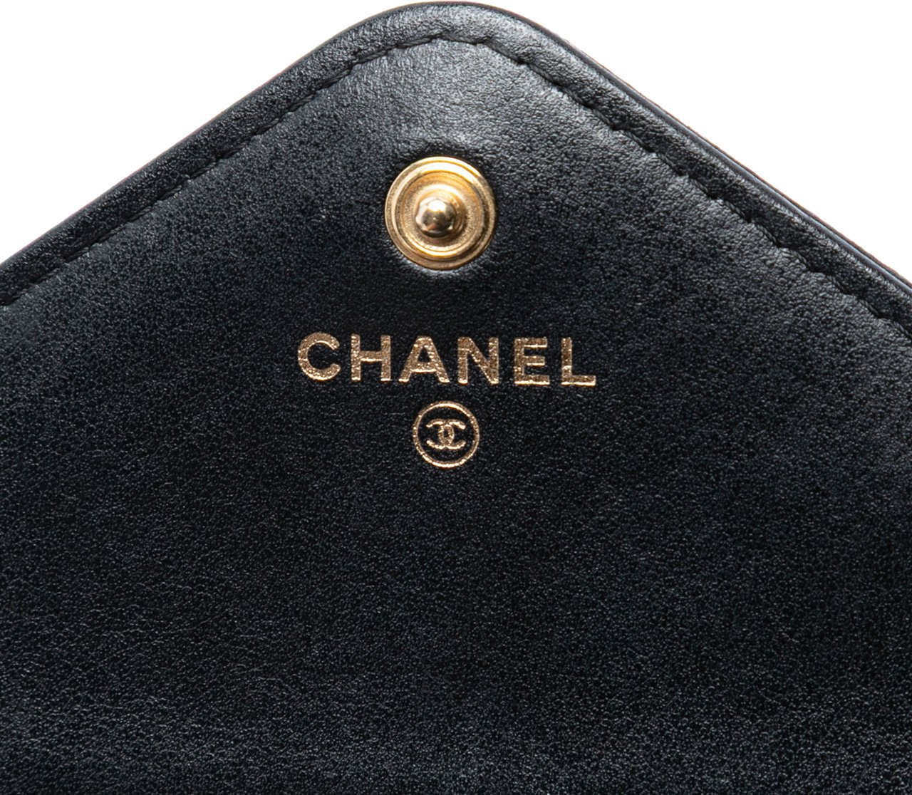 Chanel Chevron Lambskin Button Wallet On Chain Zwart