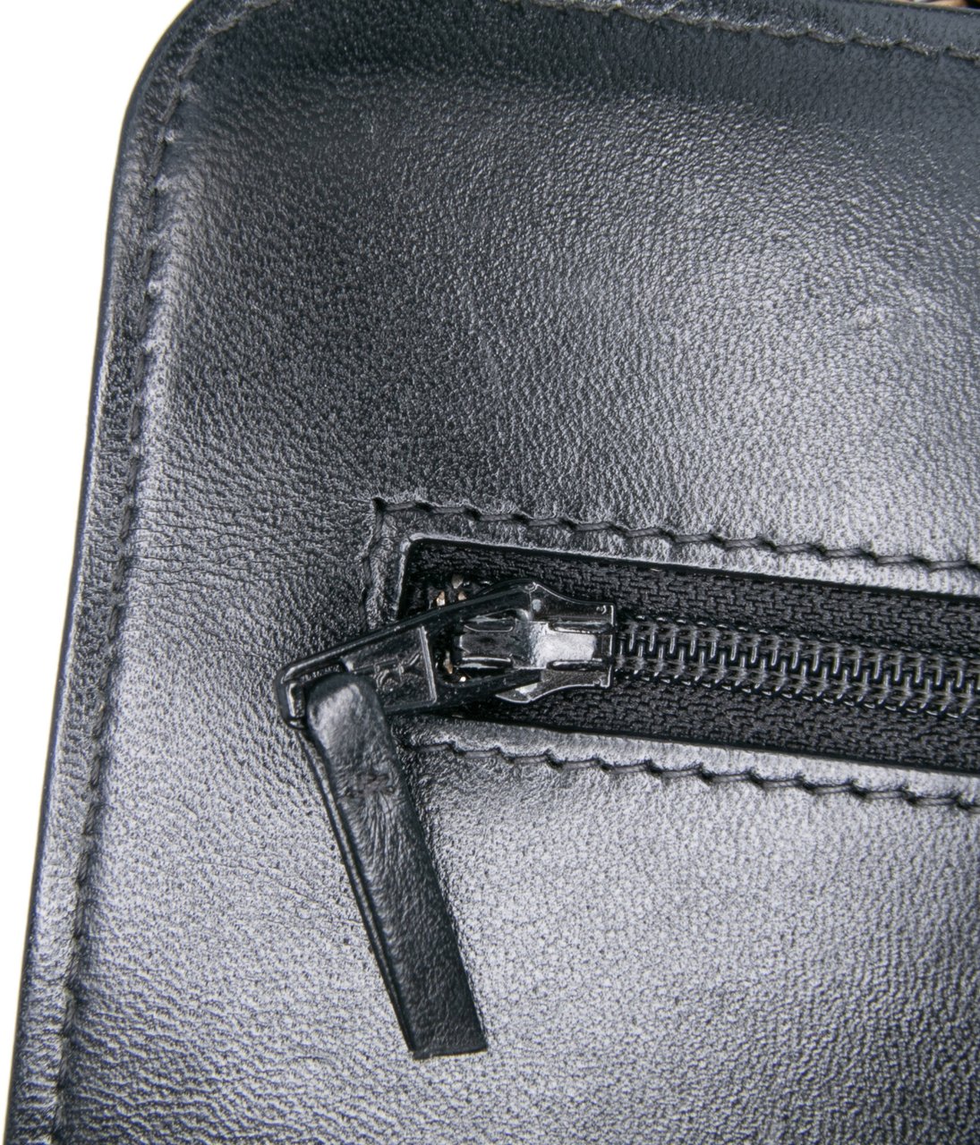 Chanel CC Quilted Velvet Wallet on Chain Zwart