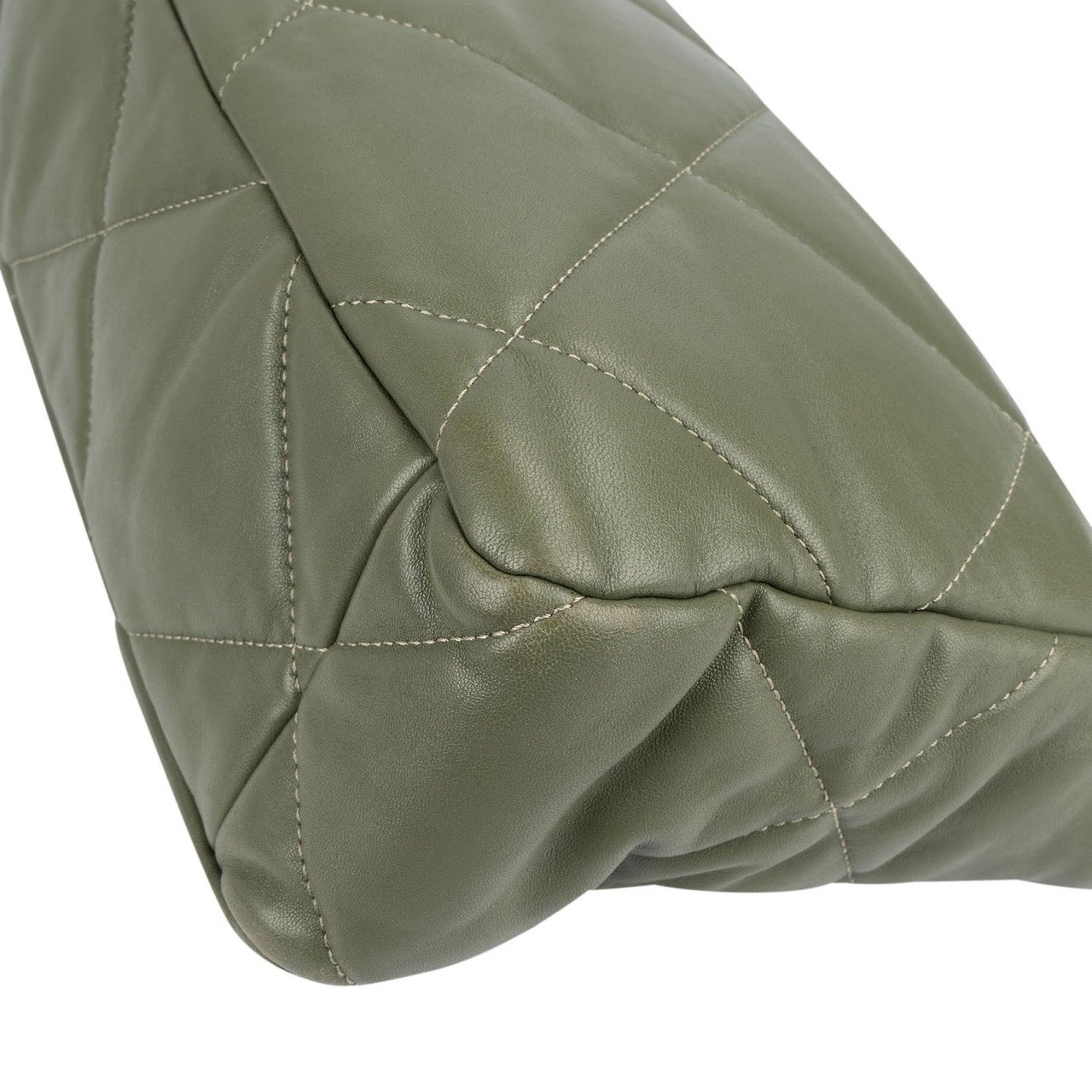 Chanel Chanel 19 Quilted Lambskin Single Flap Crossbody Bag Groen