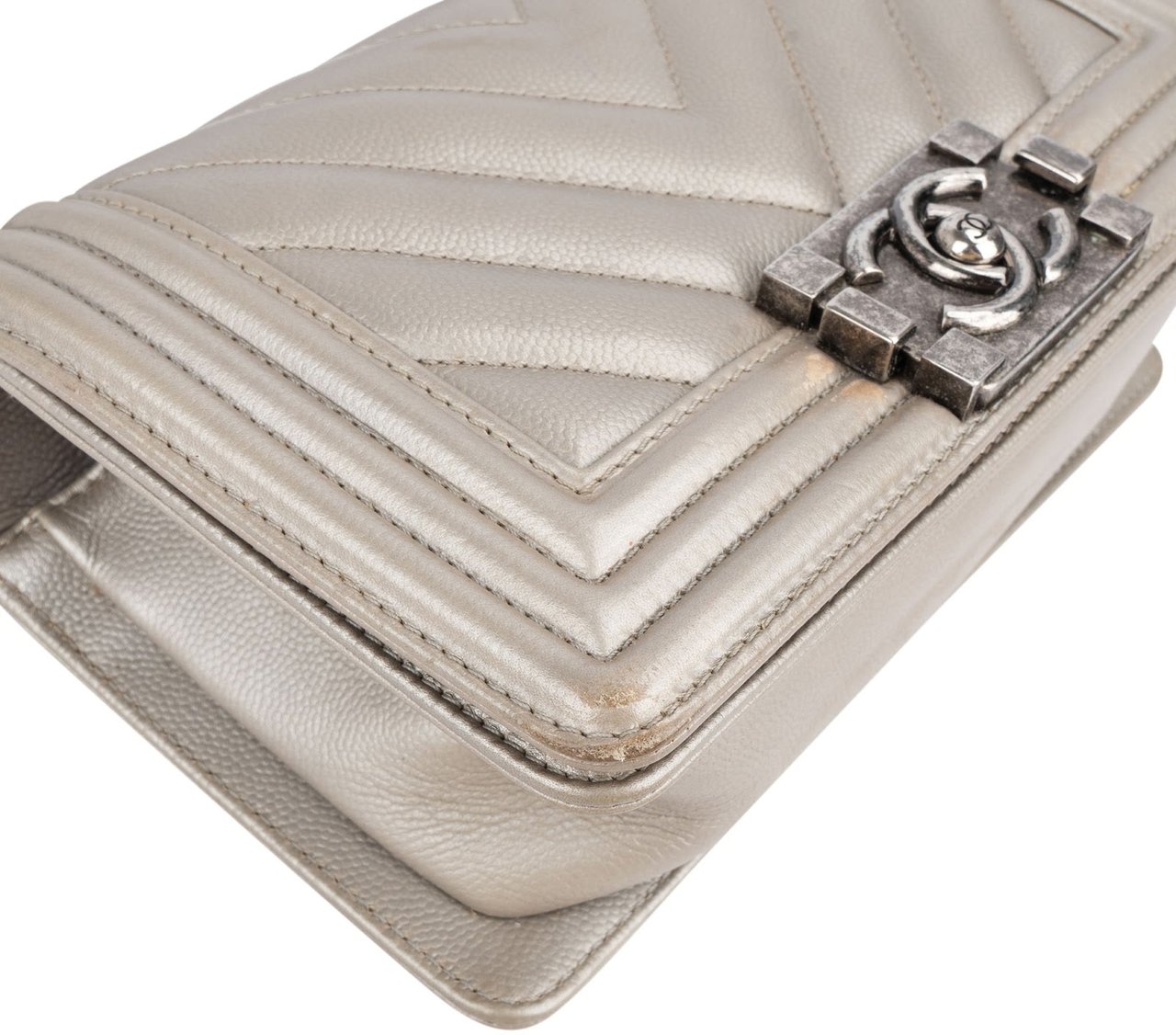 Chanel Chanel Metallic Chevron Caviar Leather Boy Single Flap Crossbody Bag Divers