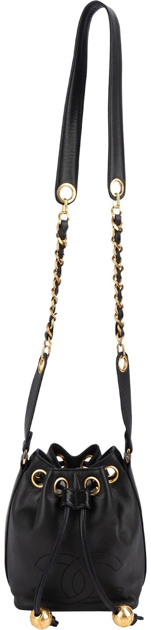 Chanel Lambskin Drawstring CC Bucket Crossbody Bag Zwart