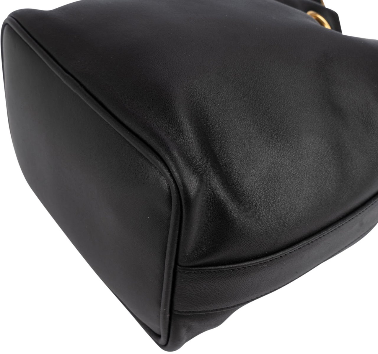 Chanel Lambskin Drawstring CC Bucket Crossbody Bag Zwart