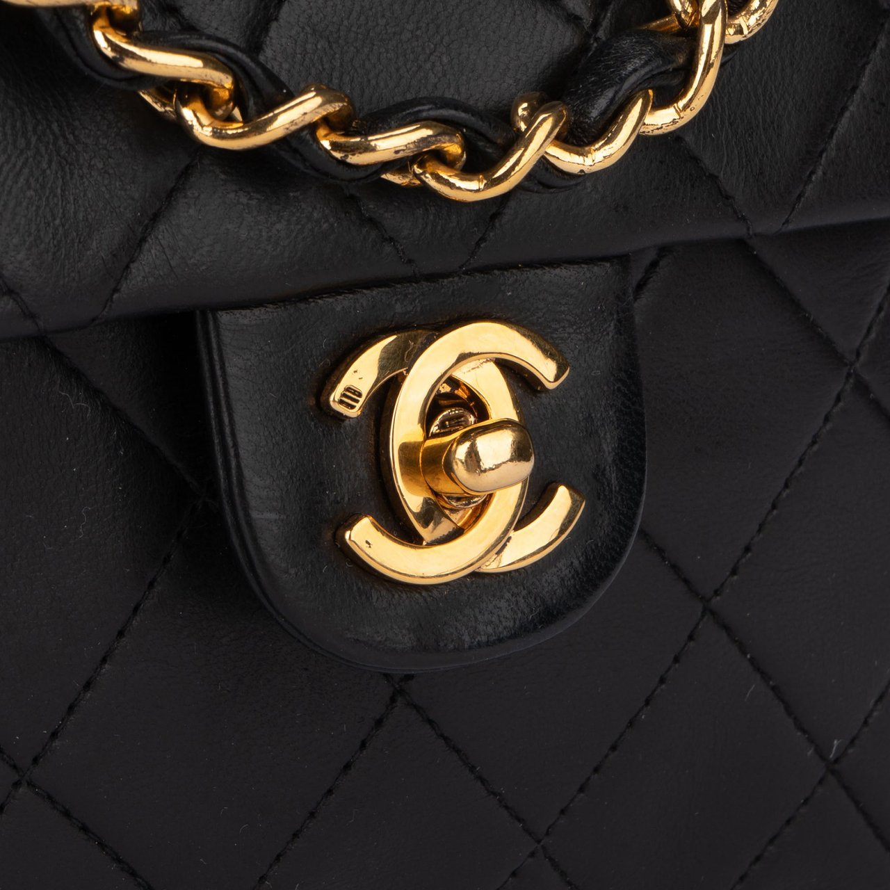 Chanel Chanel Quilted Lambskin 24K Gold Single Flap Crossbody Bag Divers