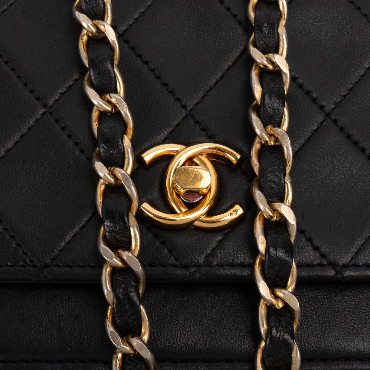 Chanel Chanel Quilted Lambskin Half Moon 24K Gold Double Flap Shoulder Bag Zwart