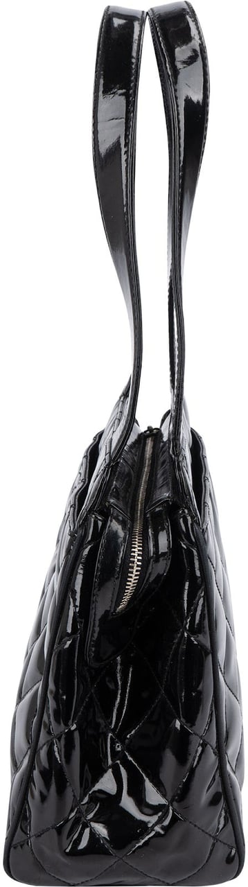Chanel Quilted Patent Leather CC Small Tote Handbag Zwart