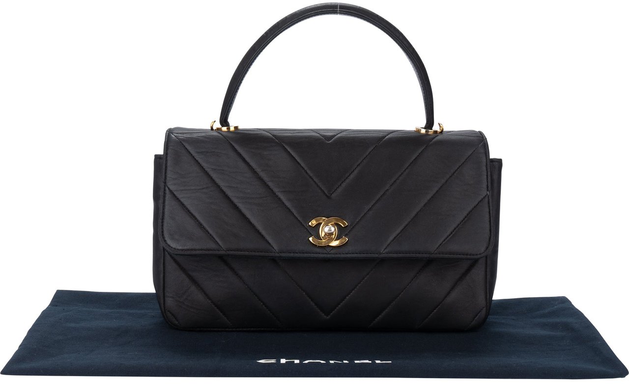 Chanel Chanel Chevron Lambskin 24K Gold Single Flap Handbag Divers