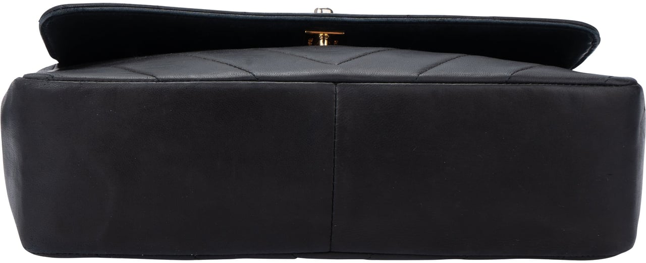 Chanel Chanel Chevron Lambskin 24K Gold Single Flap Handbag Divers