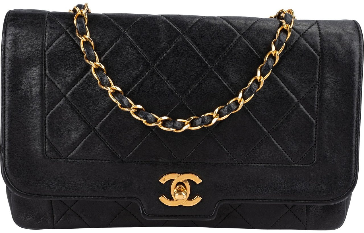 Chanel Chanel Quilted Lambskin 24K Gold Single Flap Crossbody Bag Zwart