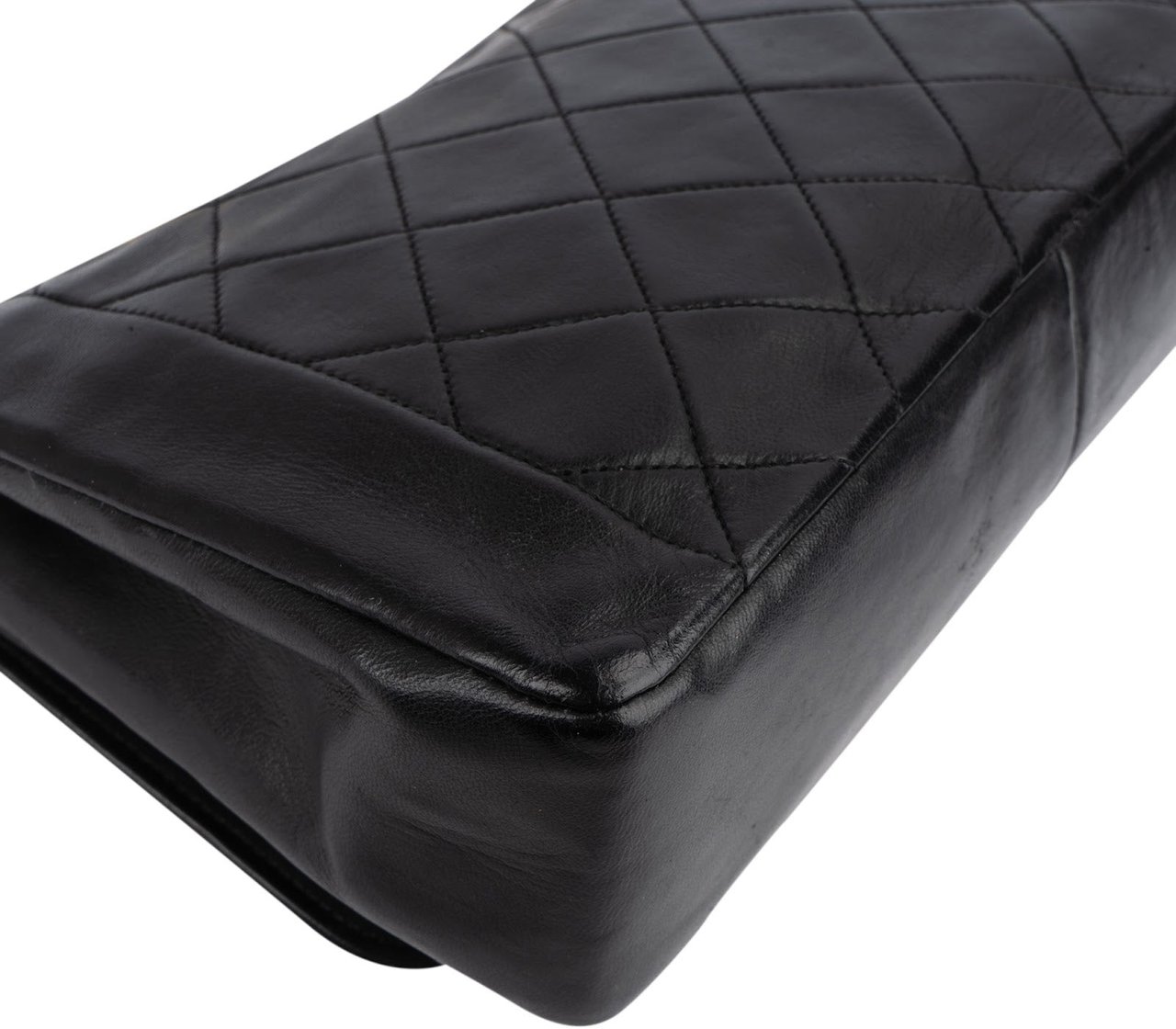 Chanel Chanel Quilted Lambskin 24K Gold Single Flap Crossbody Bag Zwart