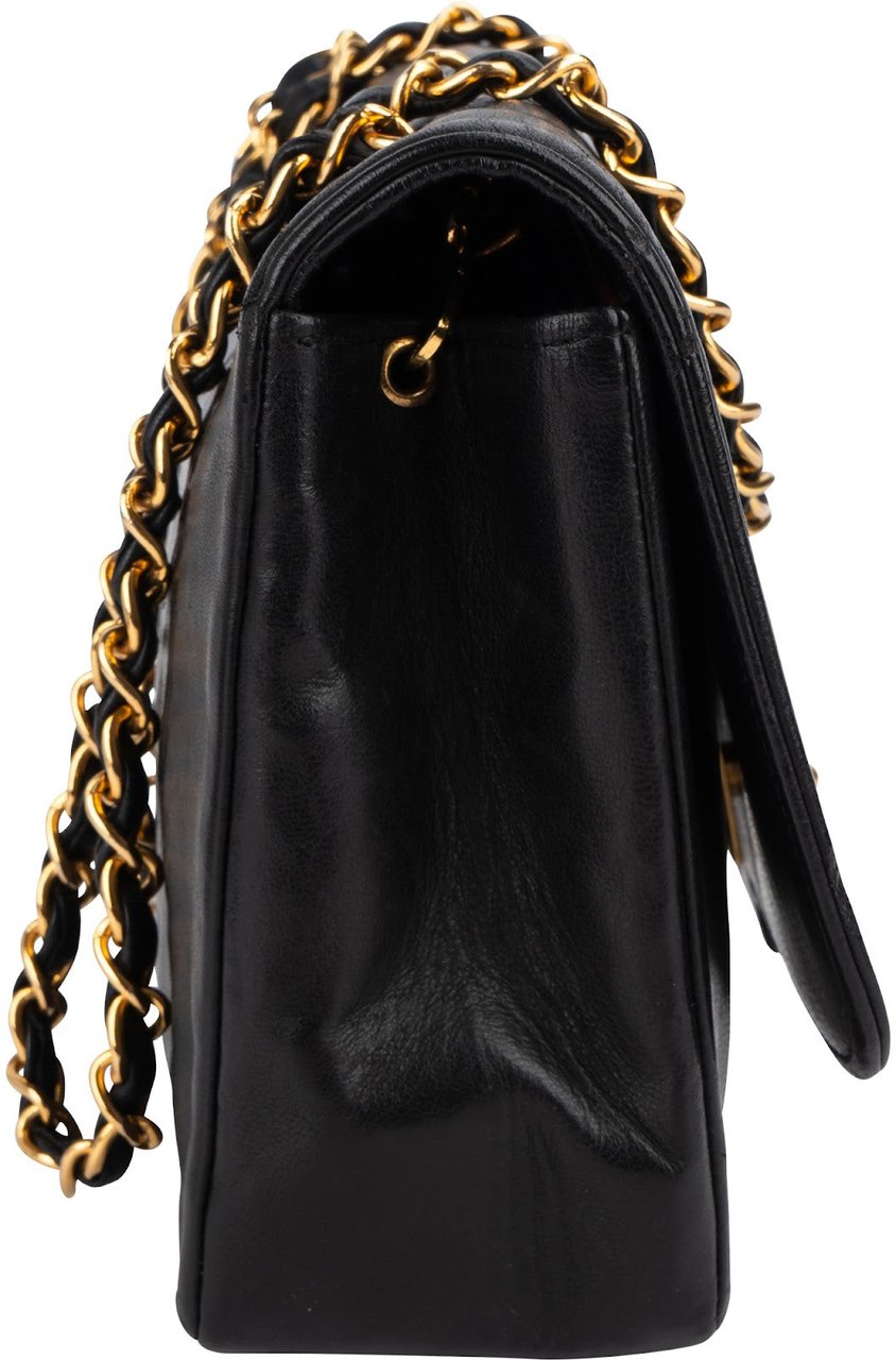 Chanel Chanel Quilted Lambskin 24K Gold Single Flap Crossbody Bag Zwart