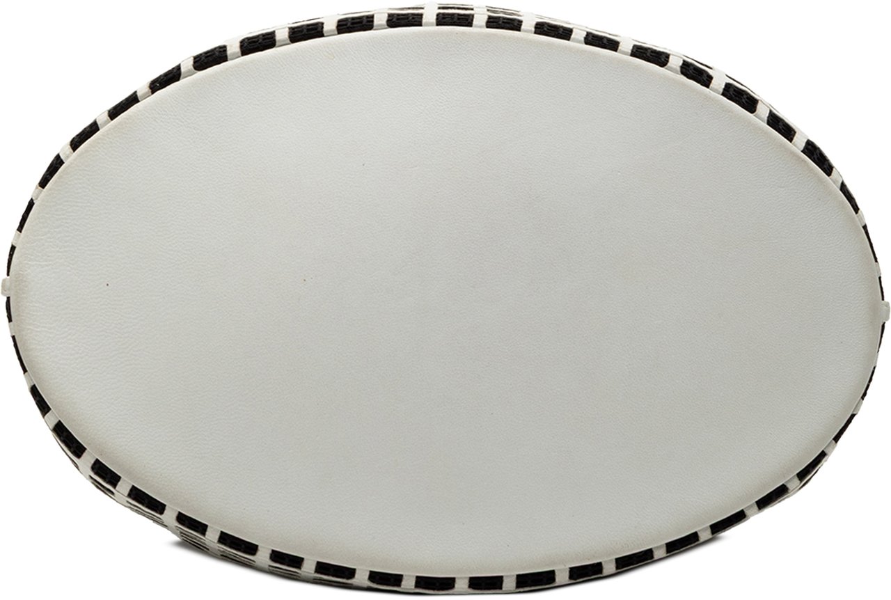 Chanel CC Mesh and Calfskin Bucket Bag Zwart