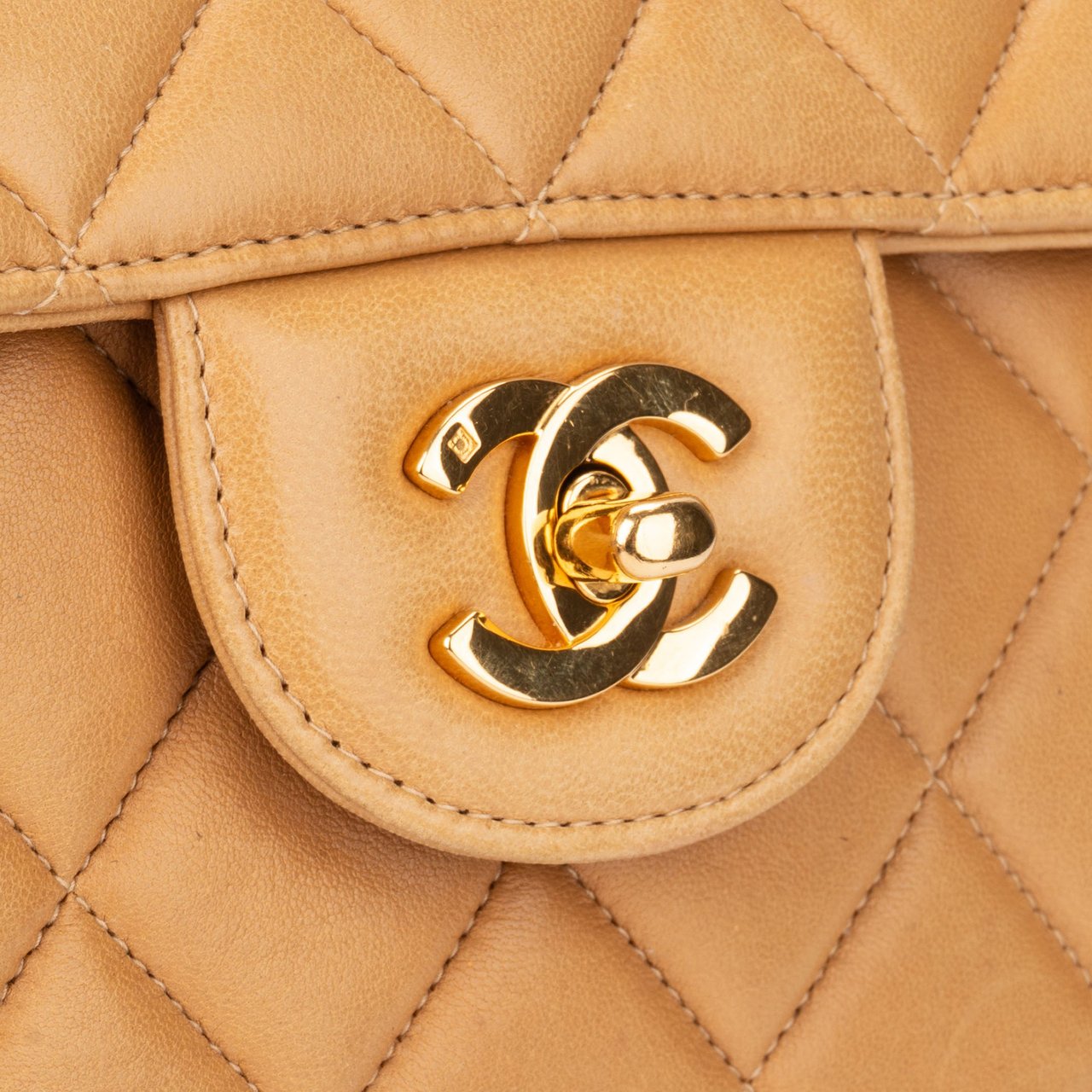Chanel Chanel Quilted Lambskin 24K Gold Jumbo Single Flap Crossbody Bag Divers