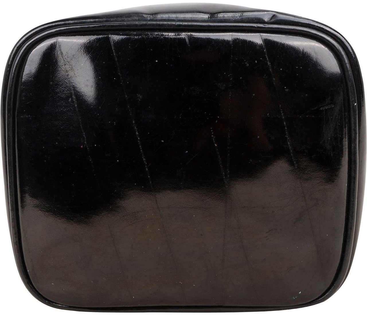 Chanel Chanel Patent Leather CC Vanity Case Handbag Zwart