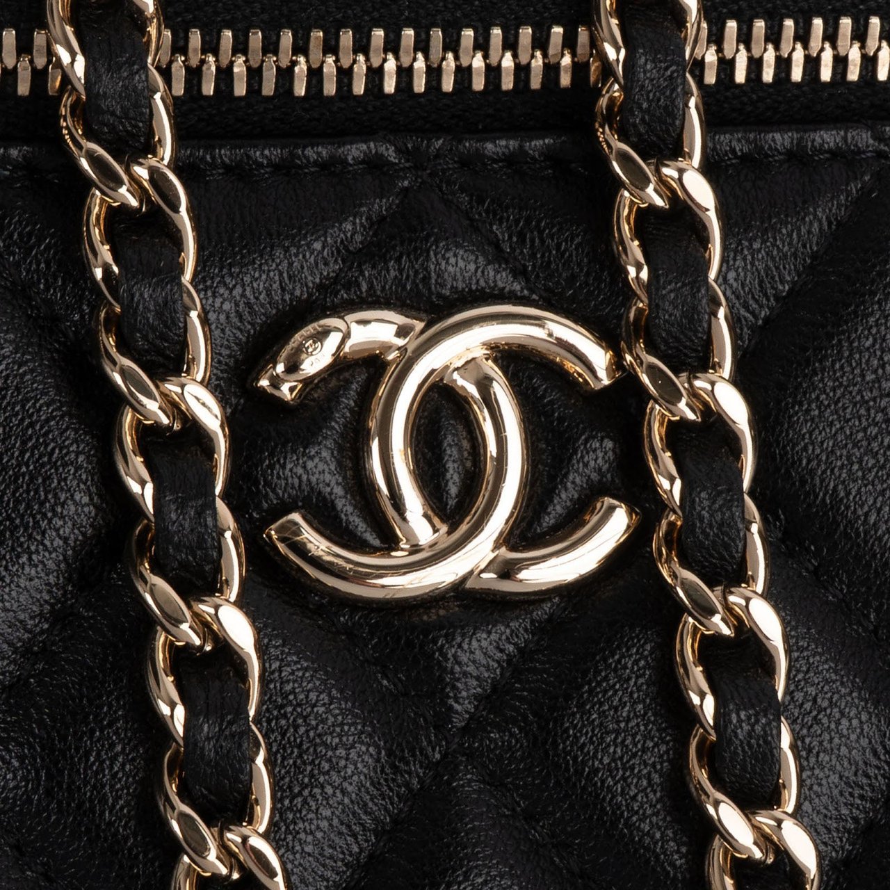 Chanel Chanel Quilted Lambskin Vanity Case Crossbody Handbag Zwart
