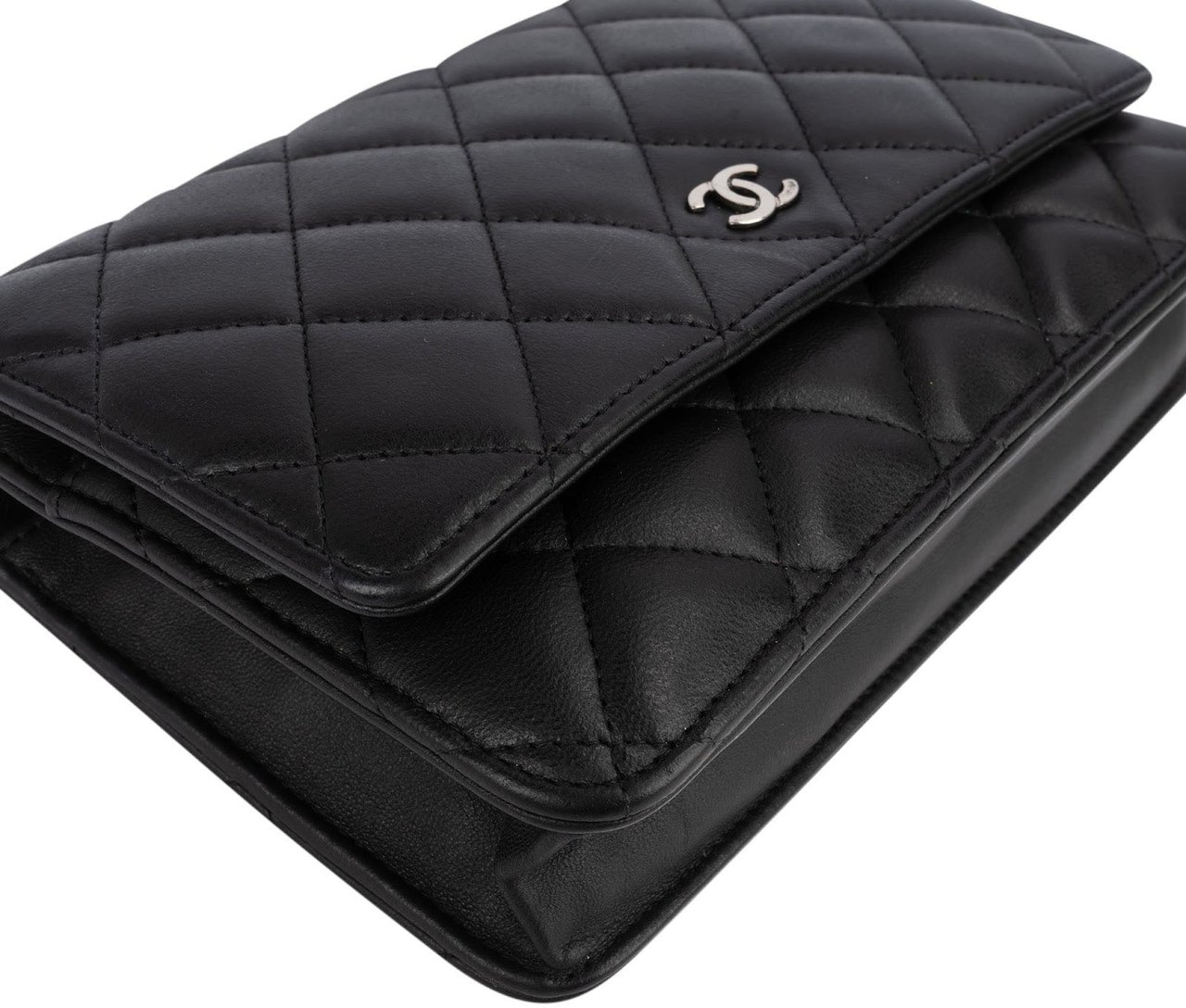 Chanel Chanel Quilted Lambskin Wallet on Chain Crossbody Bag Zwart