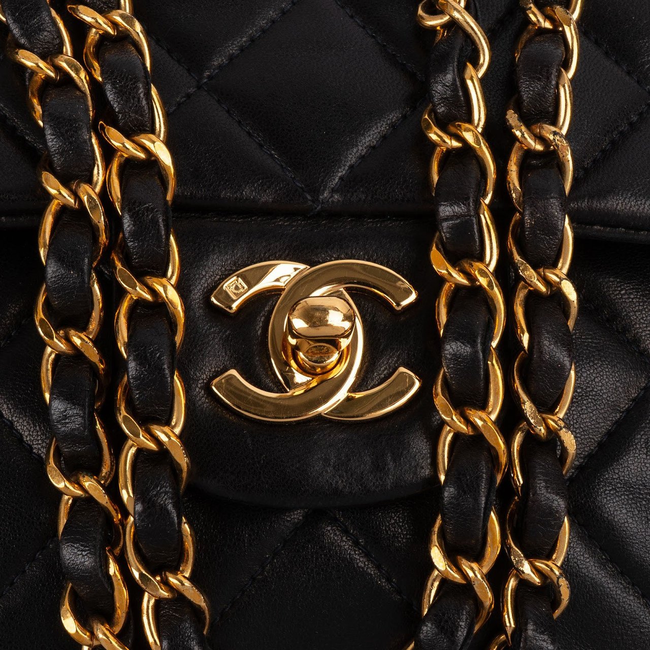 Chanel Chanel Quilted Lambskin 24K Gold Medium Double Flap Shoulder Bag Divers
