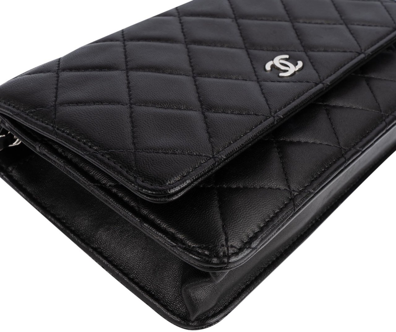 Chanel Quilted Lambskin Wallet on Chain Crossbody Bag Zwart