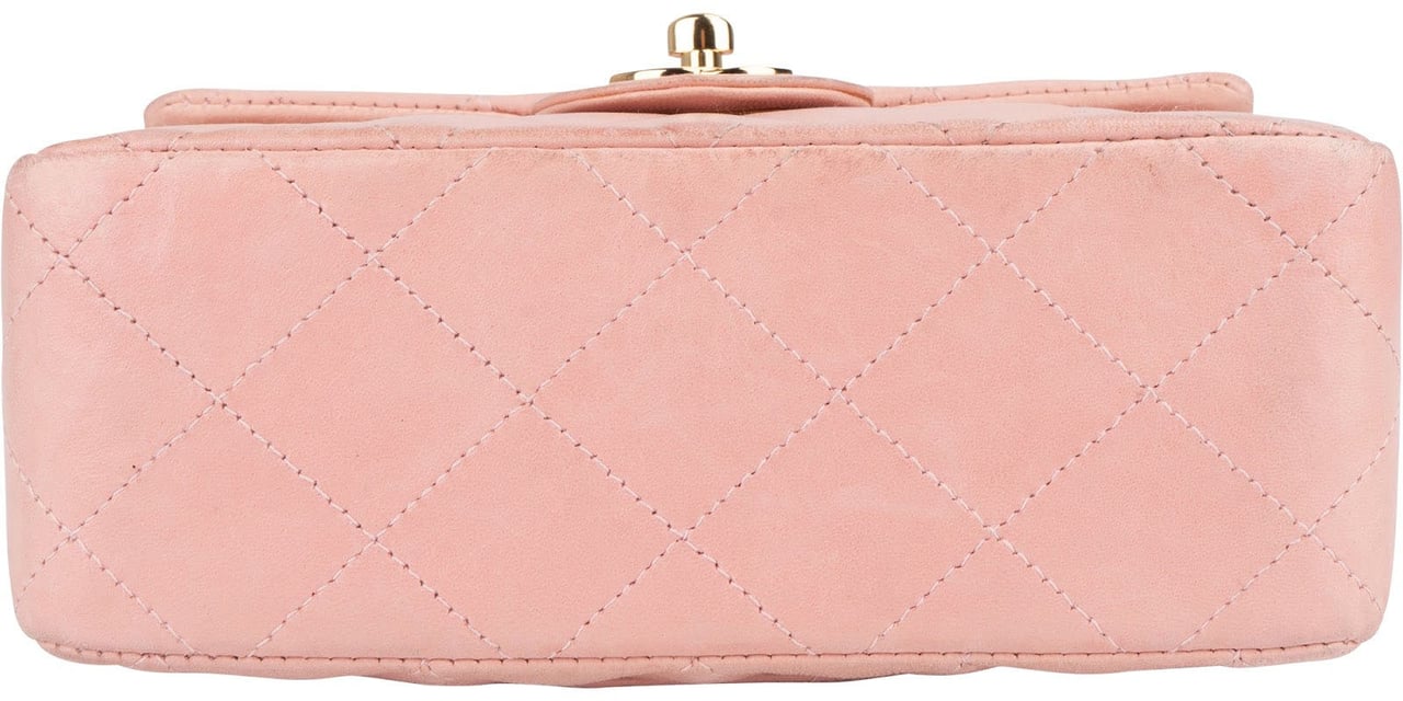 Chanel Chanel Quilted Lambskin 24K Gold Single Flap Crossbody Bag Rood