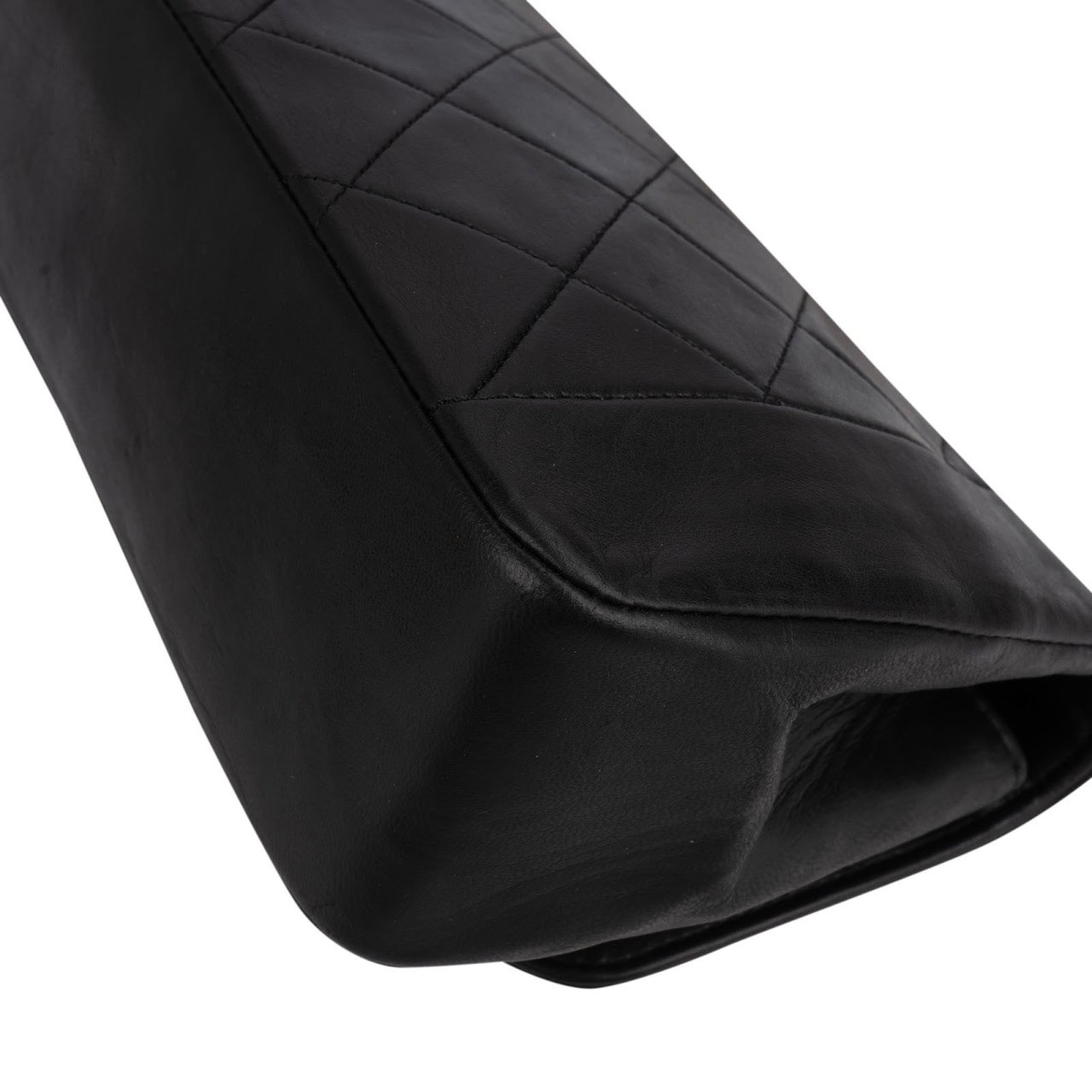 Chanel Chanel Quilted Lambskin 24K Gold Single Flap Crossbody Bag Zwart