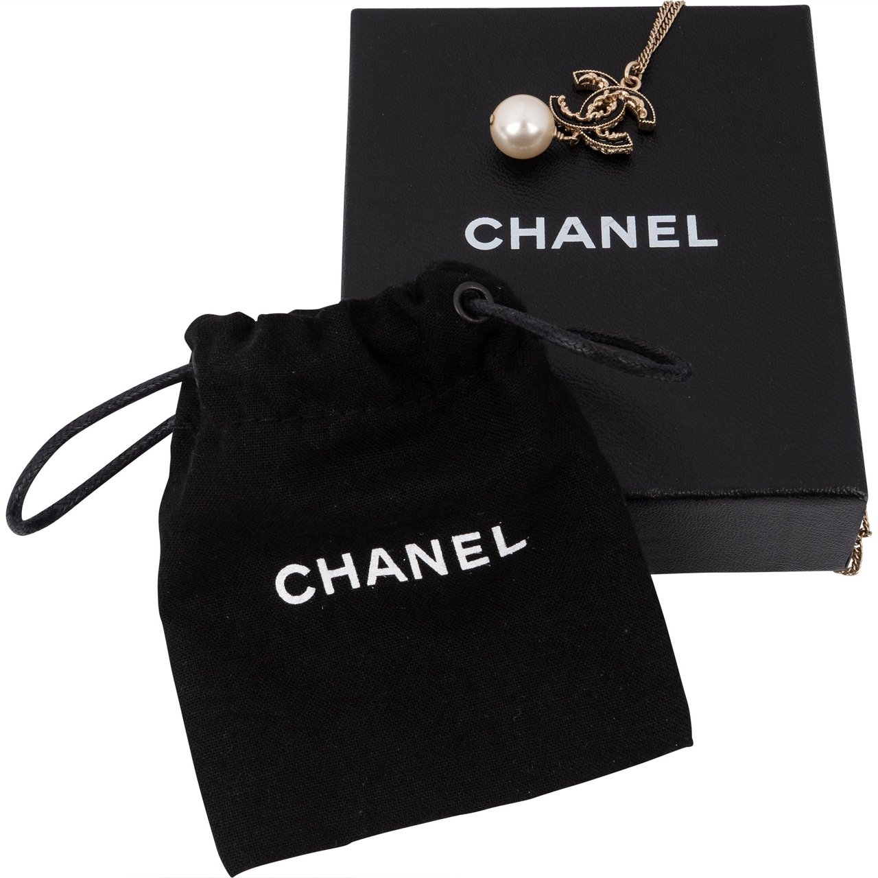 Chanel Chanel Silver CC Pearl Necklace Divers