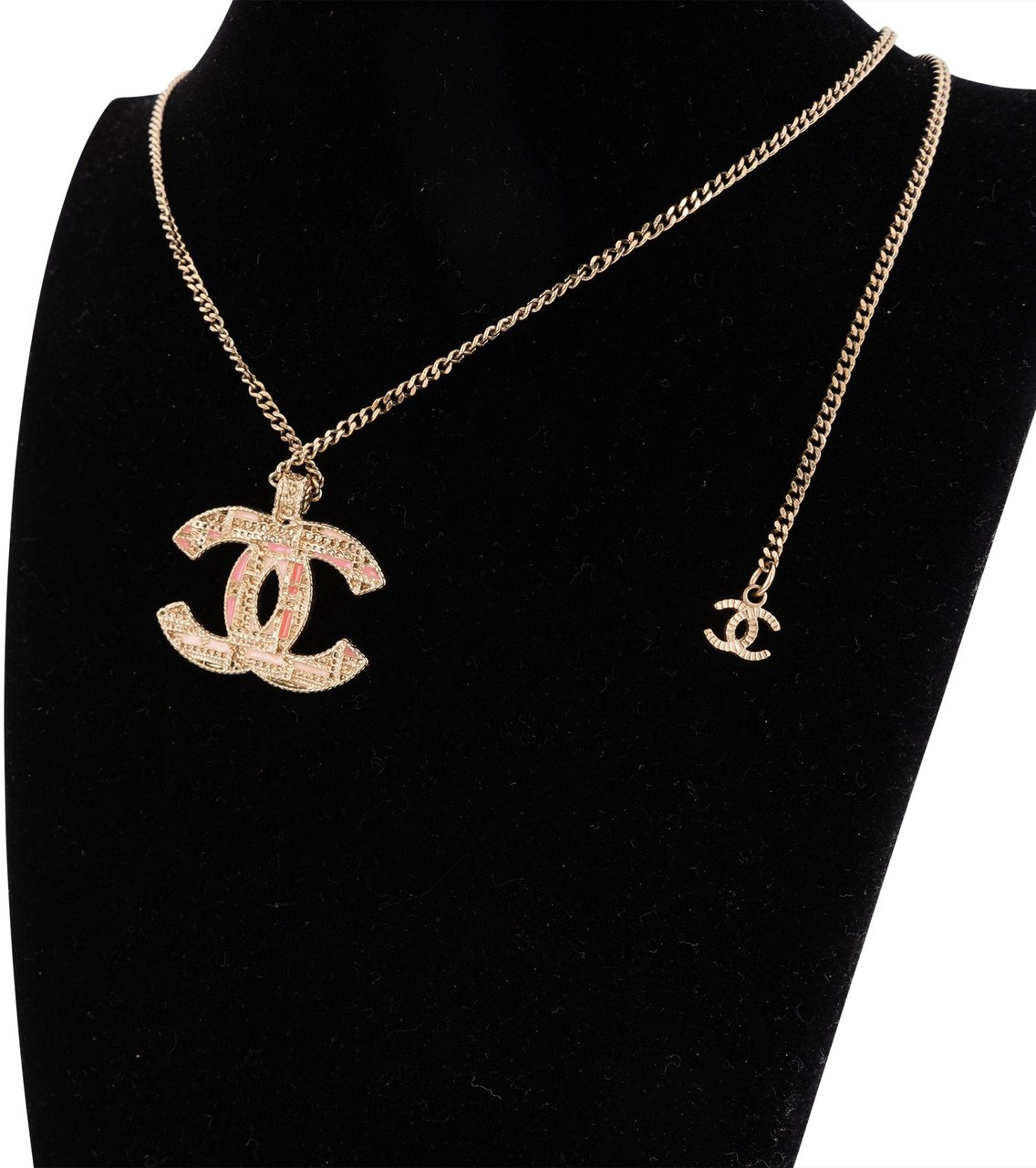 Chanel Chanel Pearl Ornaments CC Necklace Divers