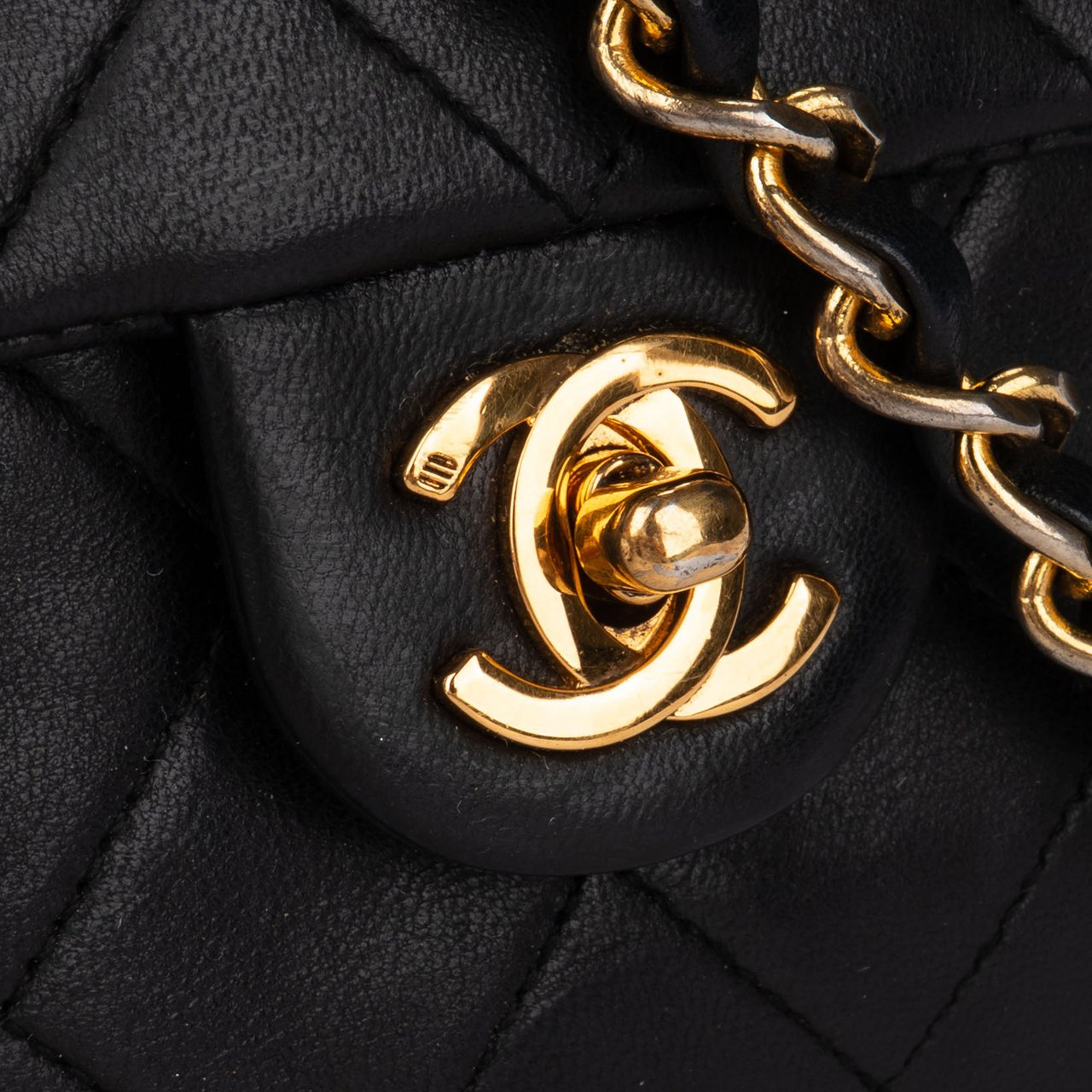 Chanel Chanel Quilted Lambskin 24K Gold Single Flap Crossbody Bag Divers