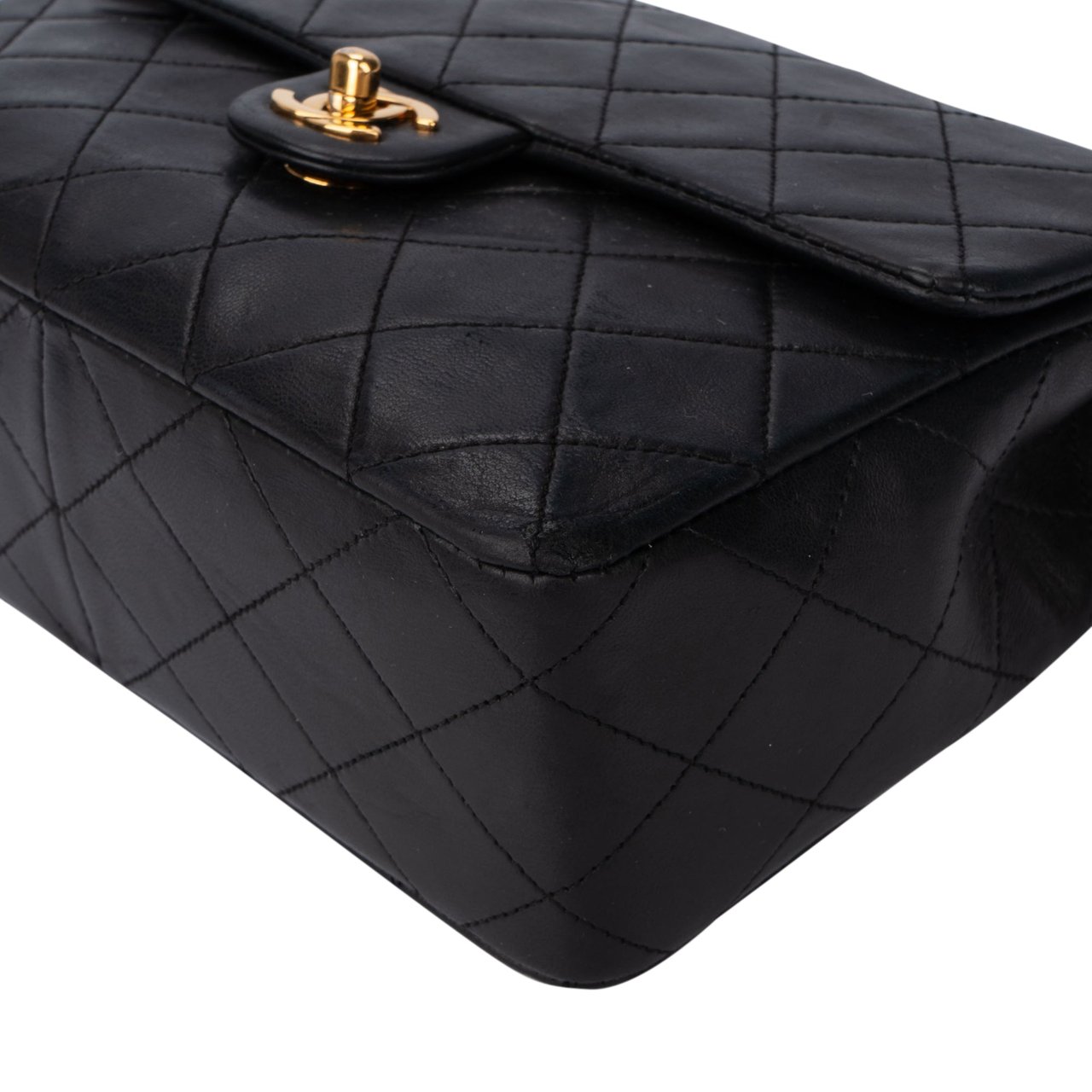 Chanel Chanel Quilted Lambskin 24K Gold Single Flap Crossbody Bag Divers