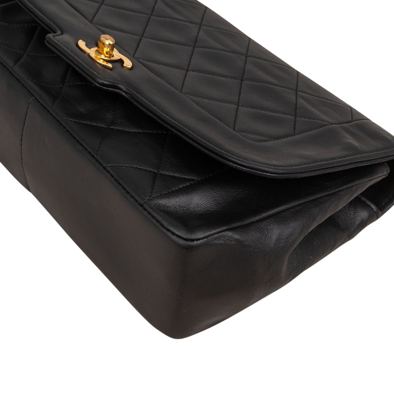 Chanel Quilted Lambskin 24K Gold Single Flap Crossbody Bag Zwart