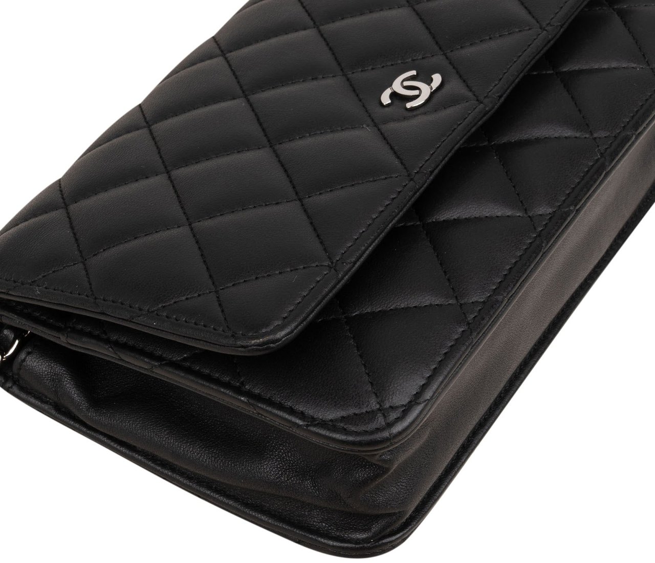 Chanel Quilted Lambskin Wallet on Chain Crossbody Bag Zwart