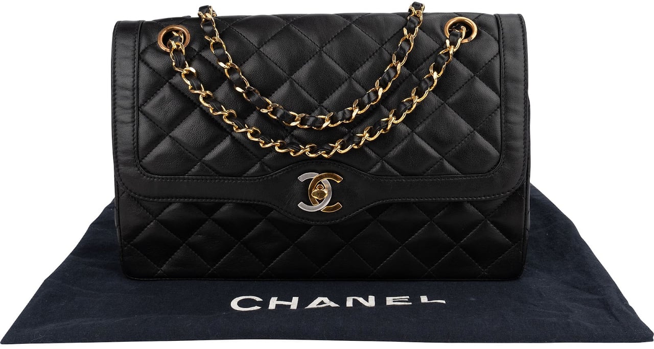 Chanel Chanel Quilted Lambskin Bicolor Double Flap Shoulder Bag Zwart