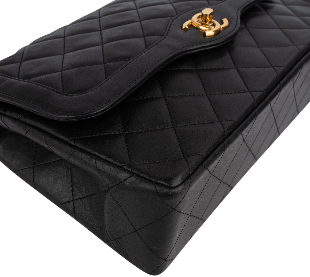 Chanel Quilted Lambskin 24K Gold Double Flap Shoulder Bag Zwart