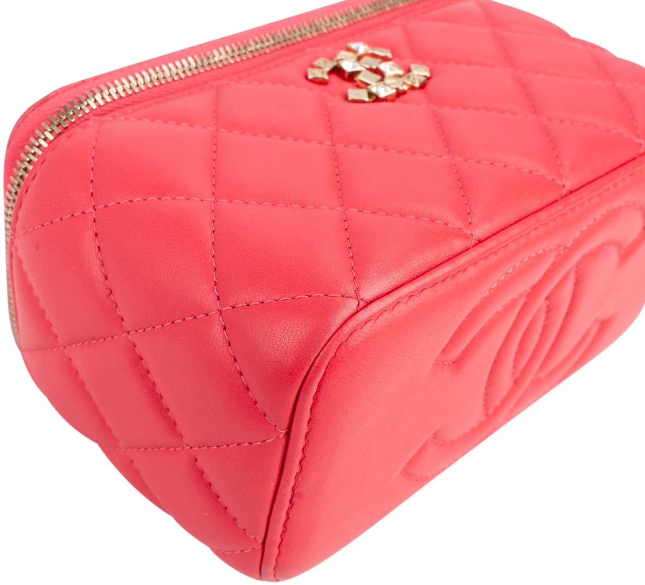 Chanel Chanel Quilted Lambskin Crystal Emblem CC Vanity Case Crossbody Bag Rood
