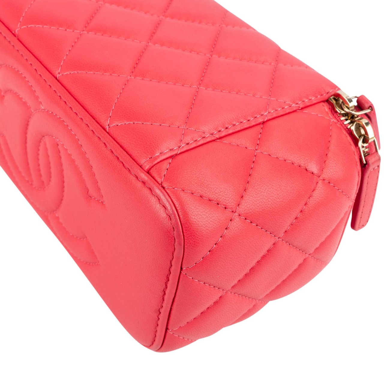 Chanel Chanel Quilted Lambskin Crystal Emblem CC Vanity Case Crossbody Bag Rood