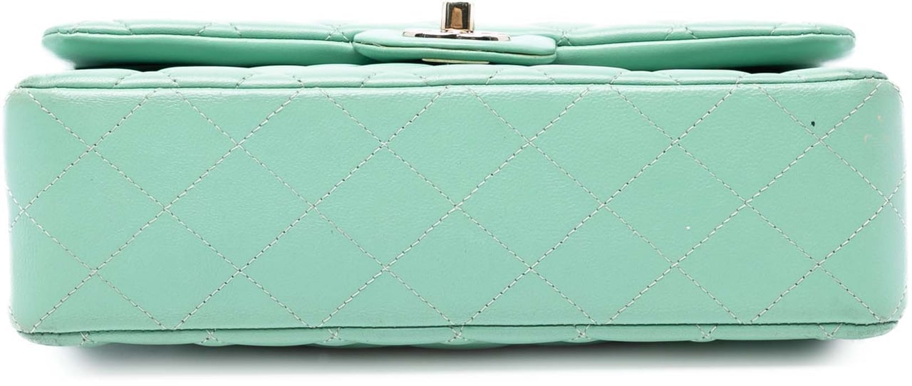 Chanel Small Classic Lambskin Double Flap Groen