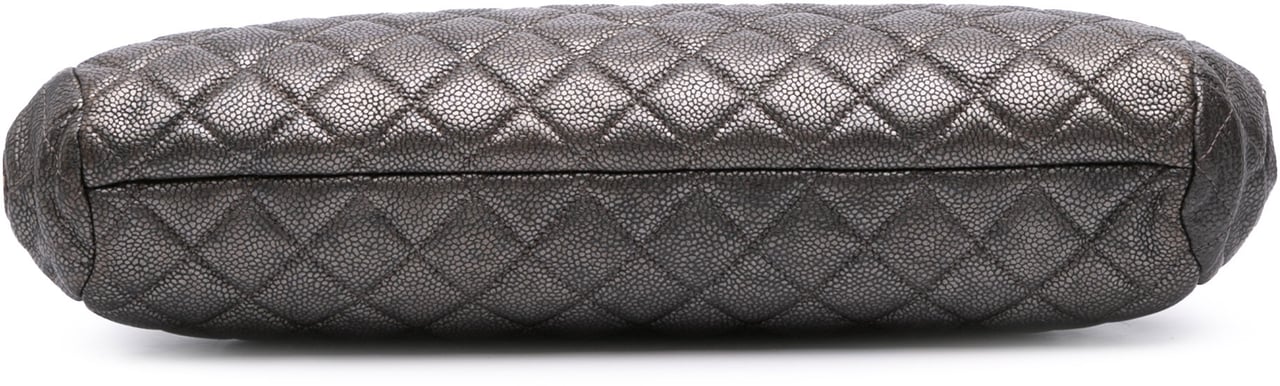 Chanel CC Quilted Metallic Caviar Clutch Zilver