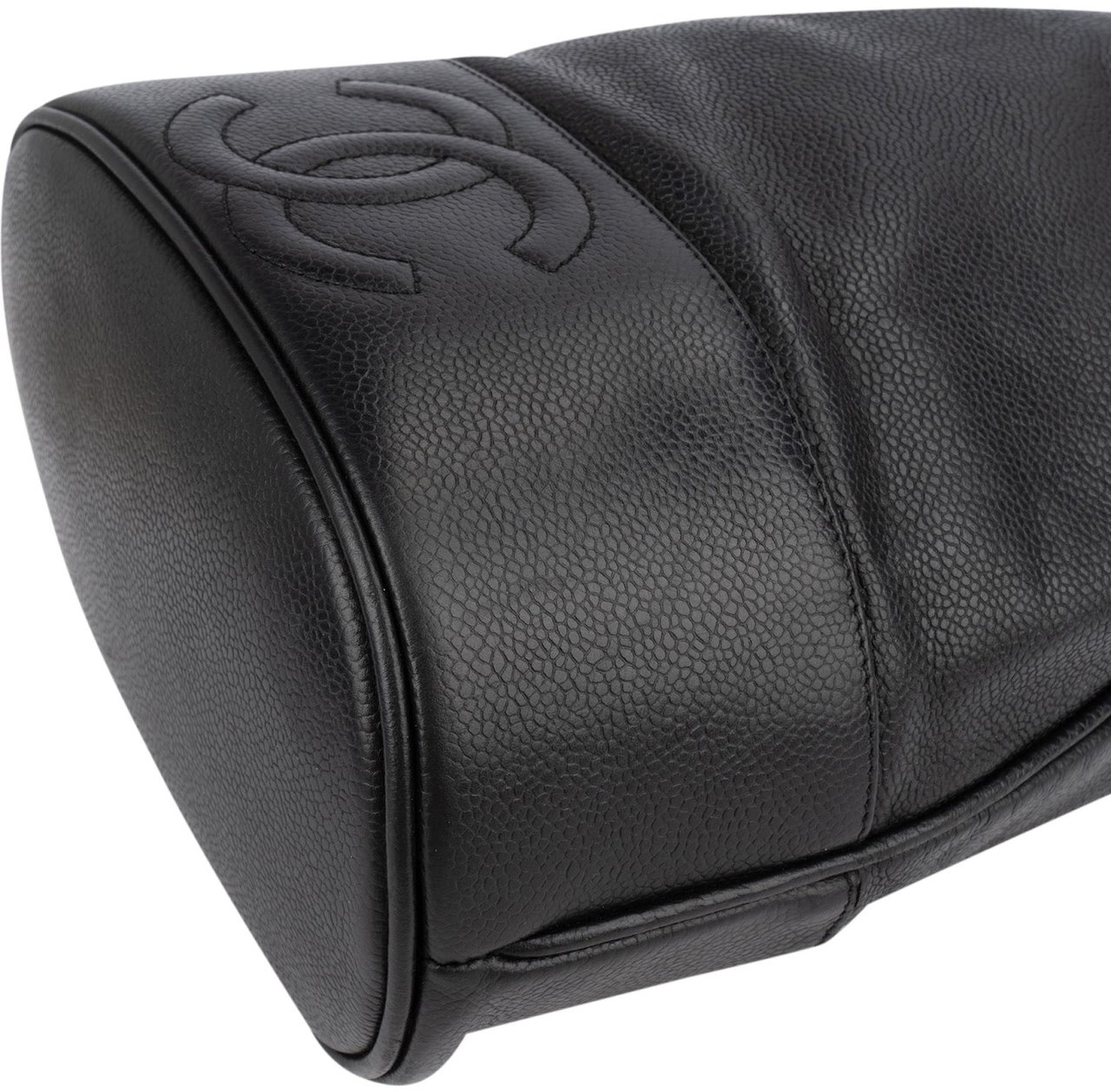 Chanel Caviar Leather CC Drawstring Bucket Crossbody Bag Zwart