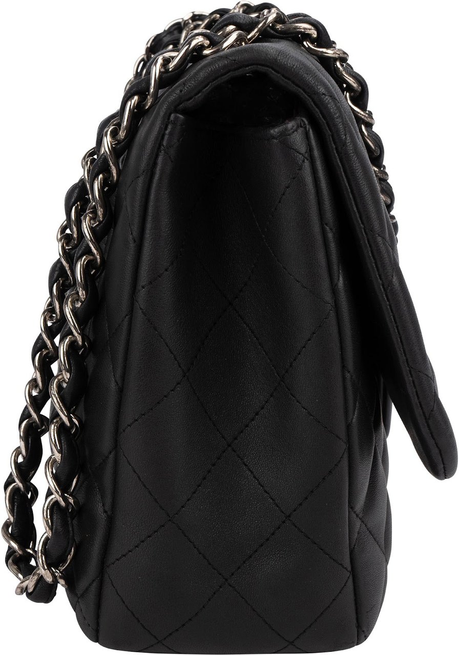 Chanel Quilted Lambskin Jumbo Single Flap Crossbody Bag Zwart
