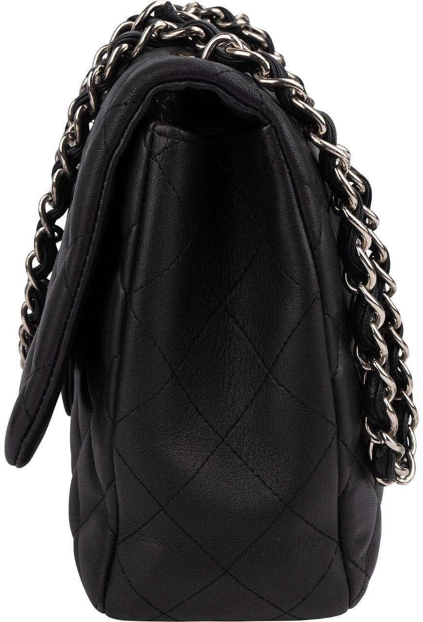 Chanel Quilted Lambskin Jumbo Single Flap Crossbody Bag Zwart