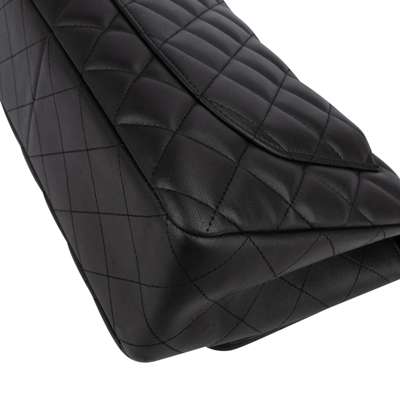 Chanel Quilted Lambskin Jumbo Single Flap Crossbody Bag Zwart
