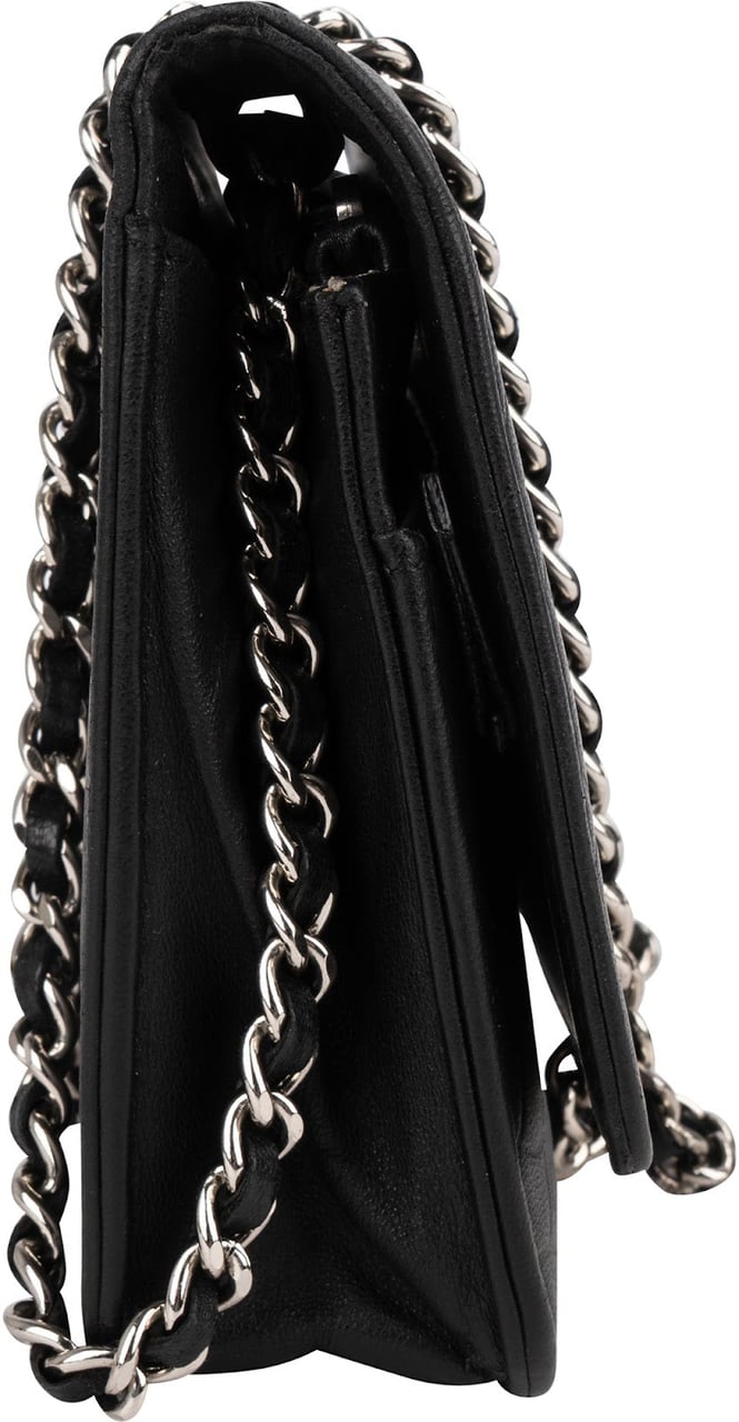 Chanel Camellia Embossed Wallet on Chain Crossbody Bag Zwart