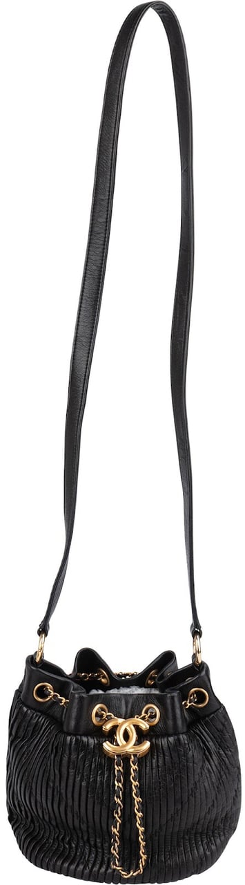 Chanel Pleated Calfskin Small Coco Pleats Drawstring Bucket Crossbody Bag Zwart