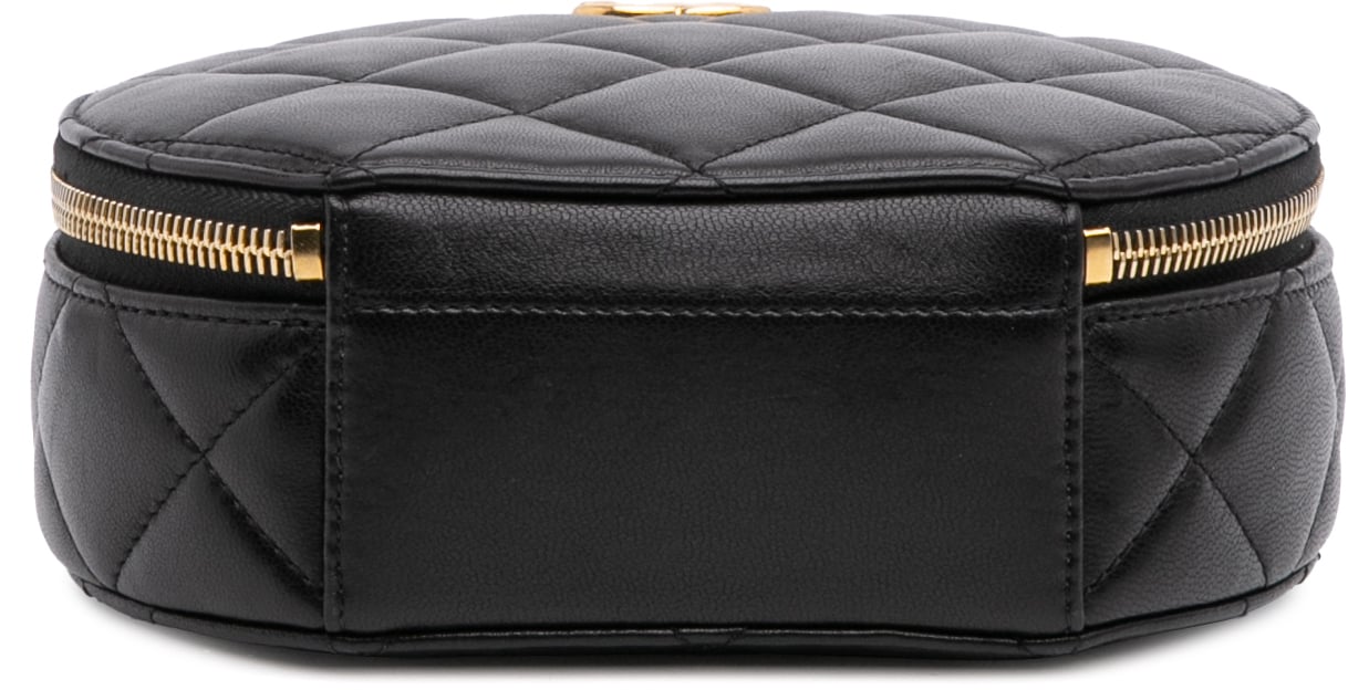 Chanel Quilted Lambskin Oval Logo Chain Top Handle Round Clutch on Chain Zwart