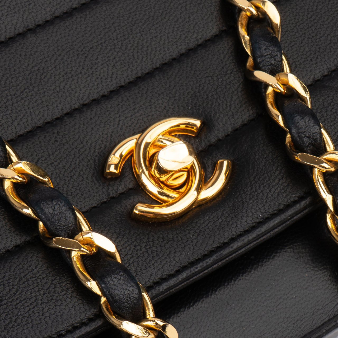 Chanel Chanel Quilted Lambskin 24K Gold Single Flap Shoulder Bag Divers