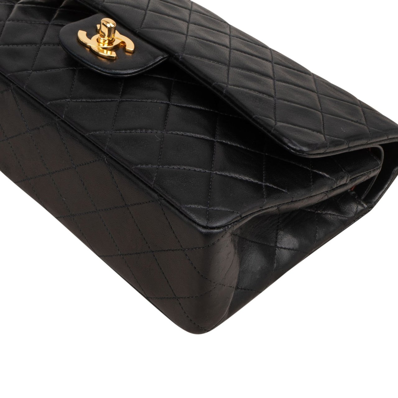 Chanel Quilted Lambskin Medium 24K Gold Double Flap Shoulder Bag Zwart