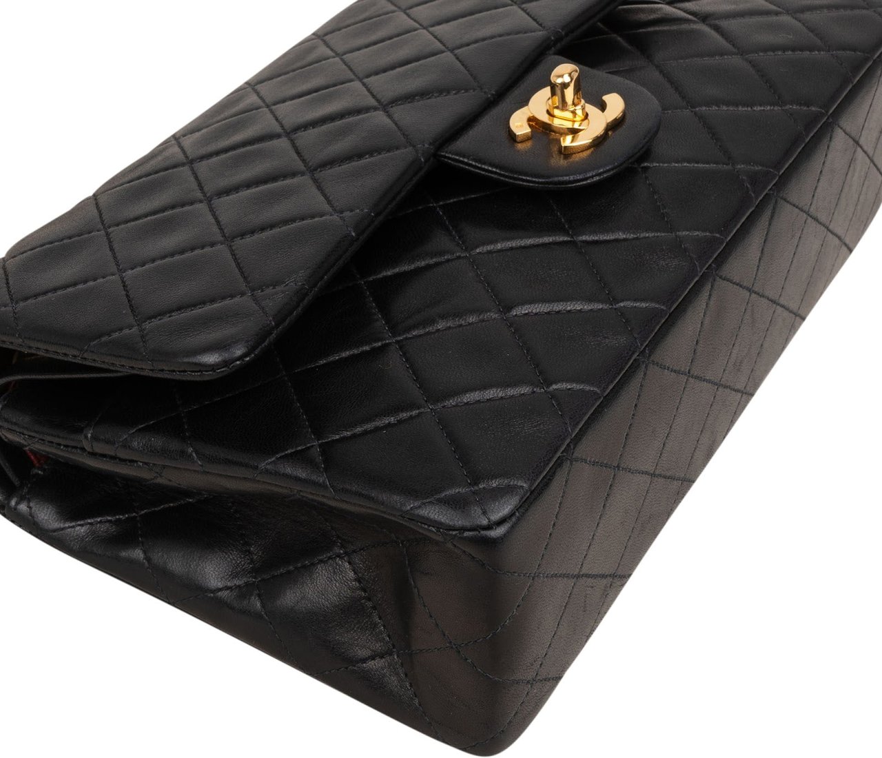 Chanel Quilted Lambskin Medium 24K Gold Double Flap Shoulder Bag Zwart