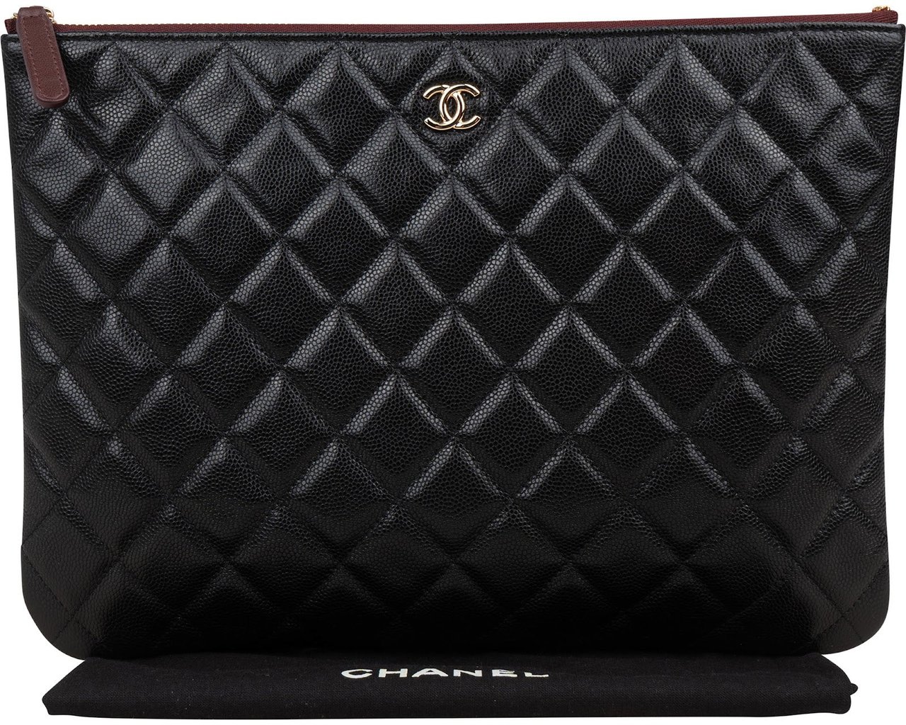 Chanel Chanel Quilted Lambskin CC Clutch Zwart