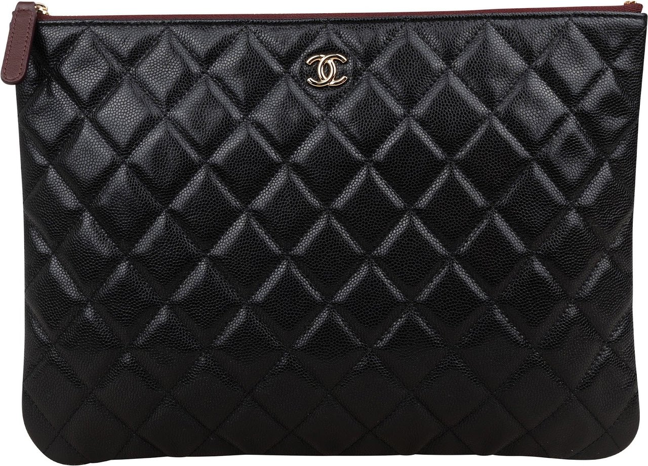 Chanel Chanel Quilted Lambskin CC Clutch Zwart