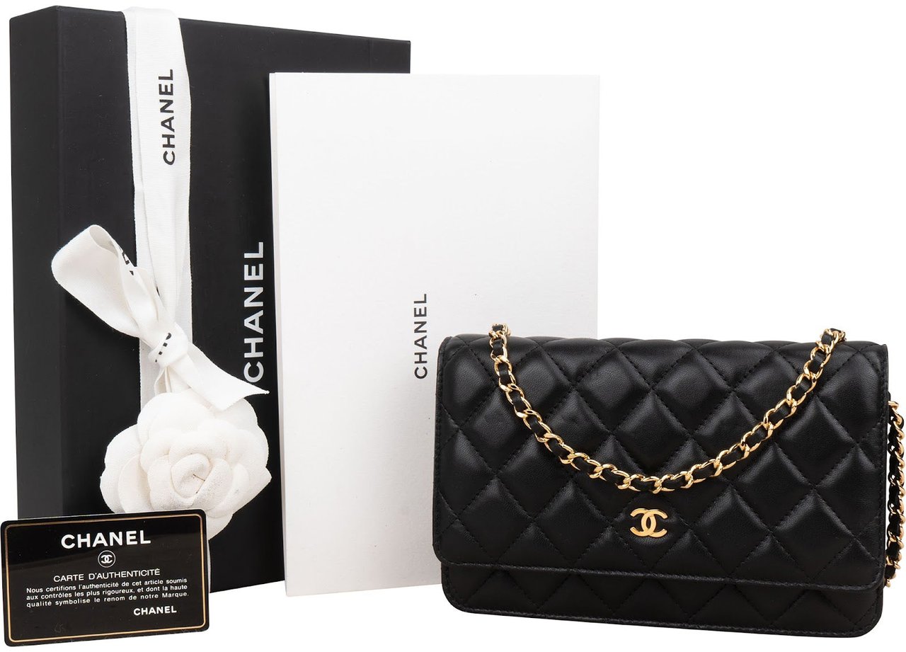 Chanel Quilted Lambskin Wallet on Chain Crossbody Bag Zwart