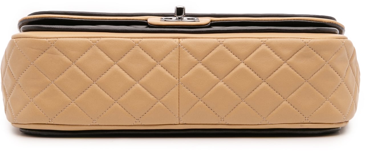 Chanel Jumbo Classic Bicolor Lambskin Twist Flap Zwart