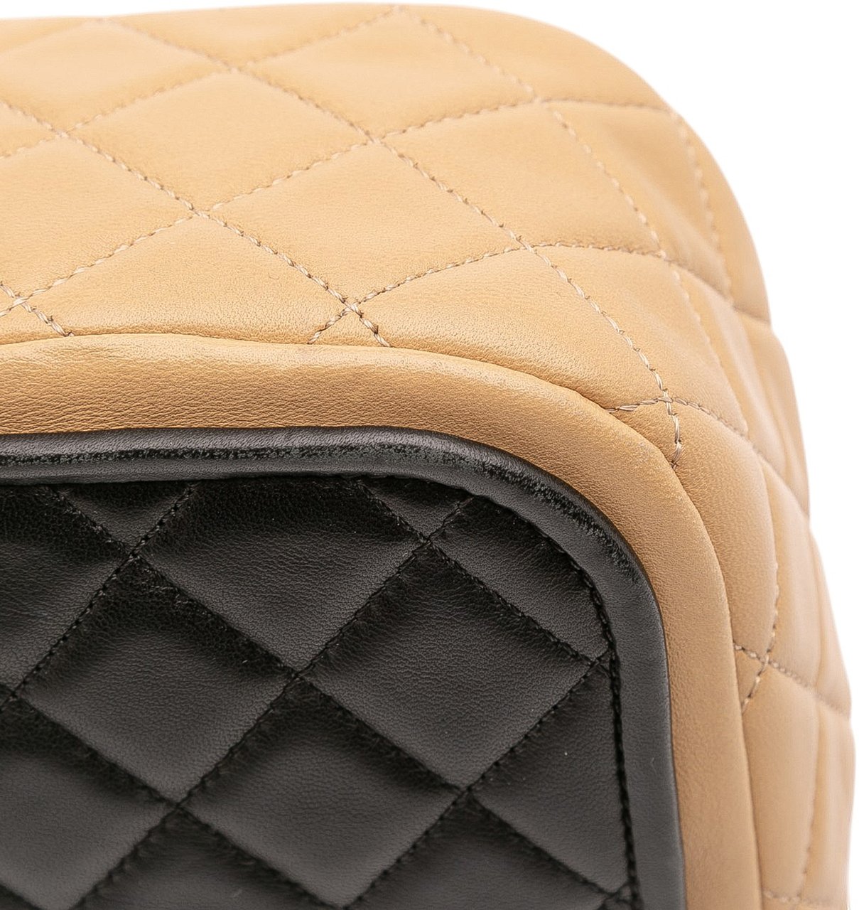 Chanel Jumbo Classic Bicolor Lambskin Twist Flap Zwart
